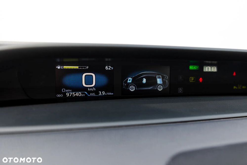 Toyota Prius (Hybrid) Executive - 28