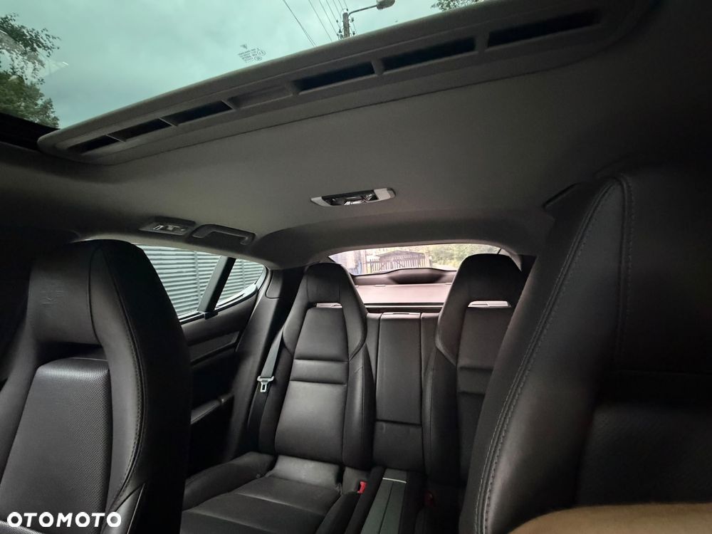 Porsche Panamera 4S - 9