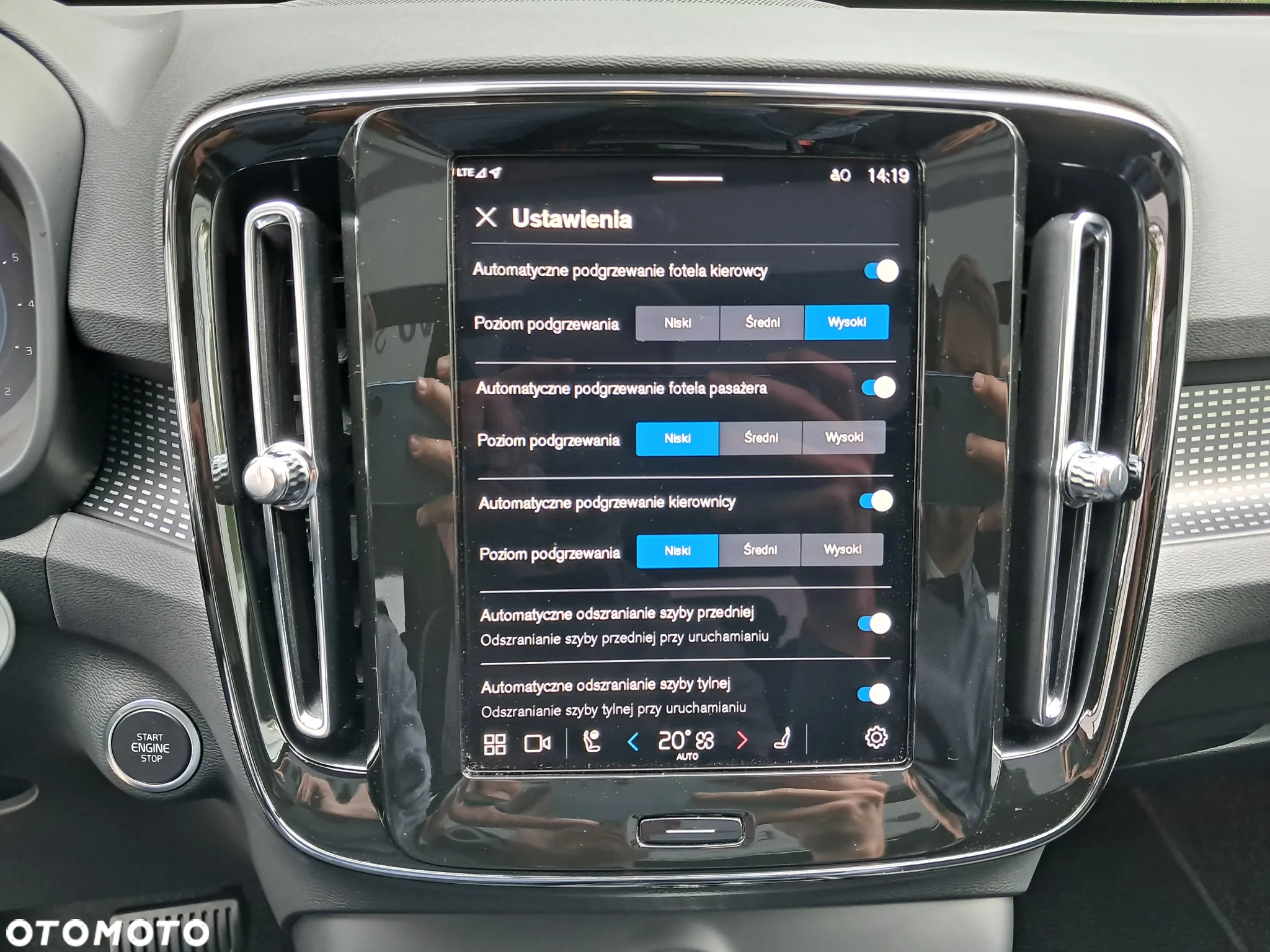 Volvo XC 40 B3 Plus Dark - 32