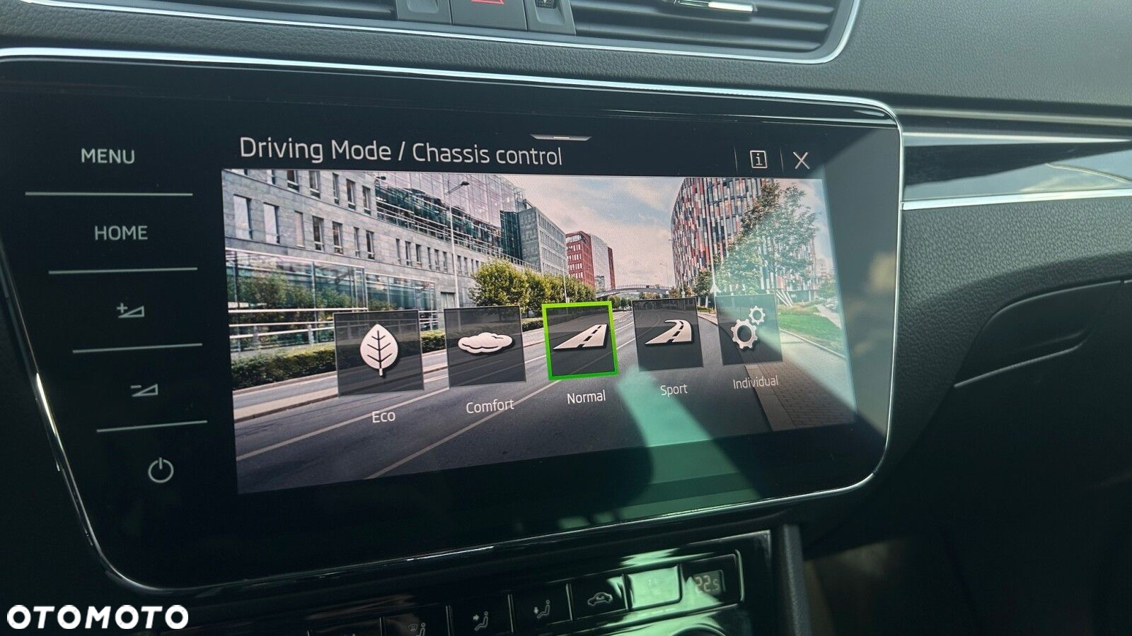 Skoda Superb 2.0 TDI SCR 4x4 L&K DSG - 29