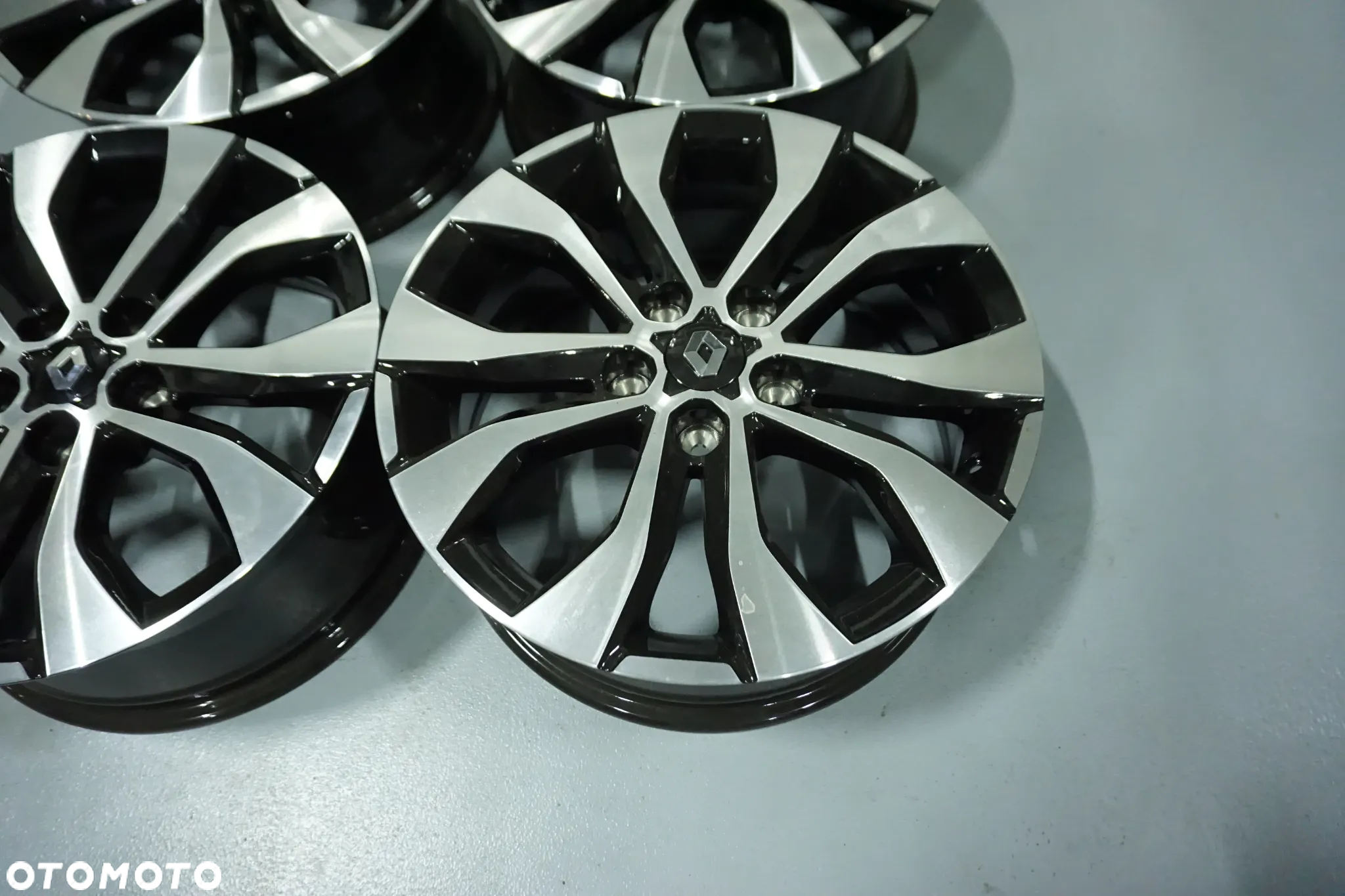 Felgi Aluminiowe  17 RENAULT SYMBIOZ CAPTUR II ARCANA KADJAR KOLEOS LAGUNA III SCENIC MEGANE ZOE CAPTUR II 5X114,3 - 6