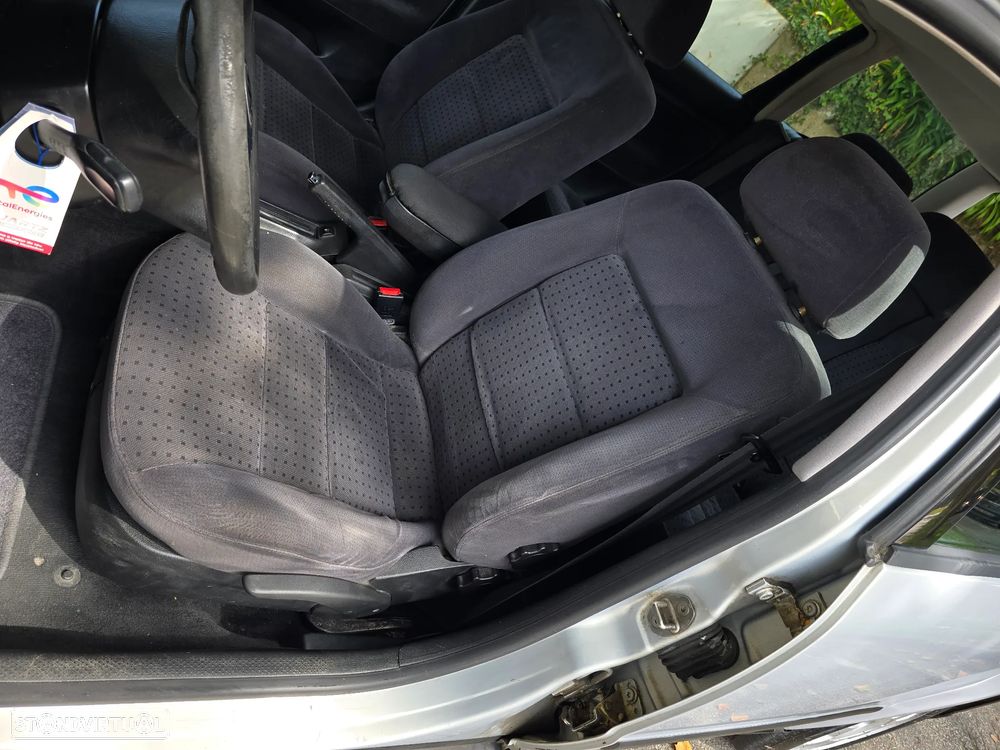 VW Passat Variant 1.9 TDi Confortline - 5