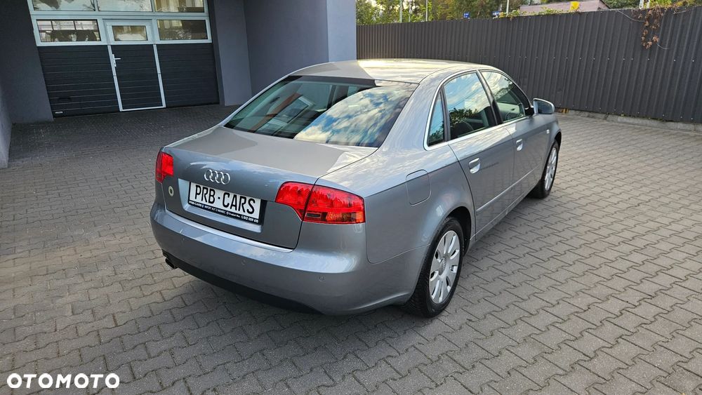 Audi A4 Limousine - 6