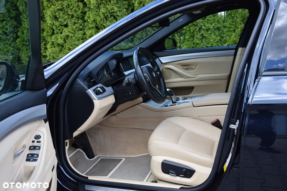 BMW Seria 5 535i Sport-Aut - 18