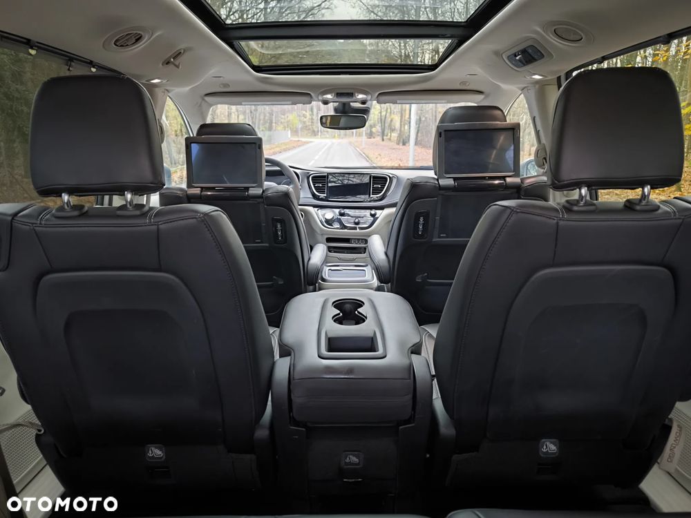 Chrysler Pacifica - 14