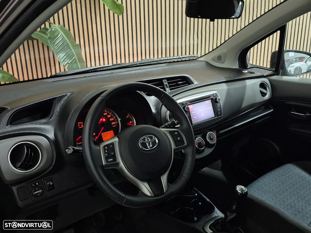 Toyota Yaris 1.0 VVT-i Comfort+P.Style - 9