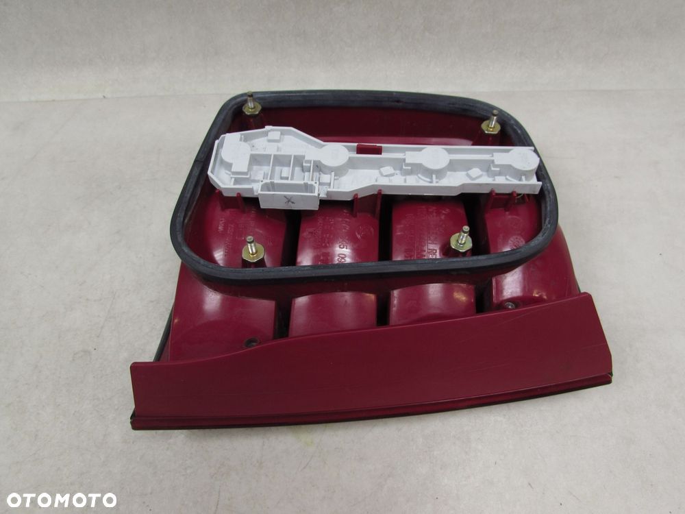 SKODA FABIA I SEDAN KOMBI LIFT 04-08 LAMPA TYL PRAWA 6Y9945112 - 5