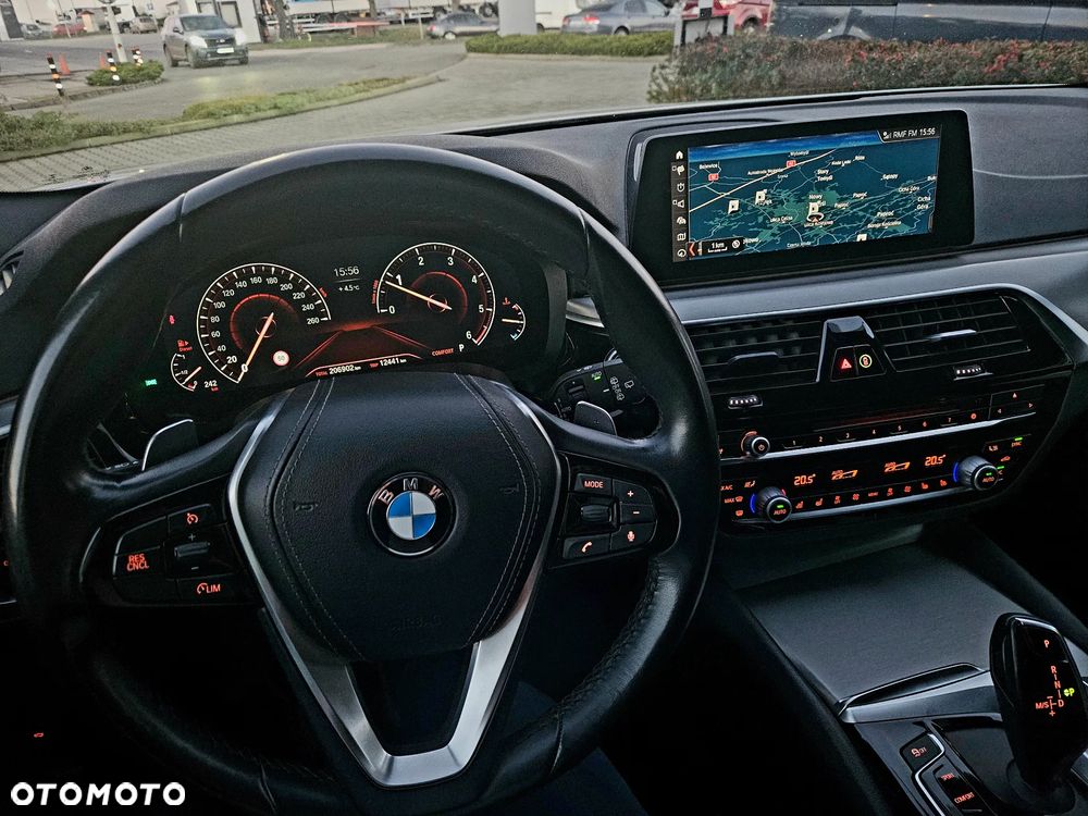 BMW Seria 5 520d xDrive Sport Line - 11