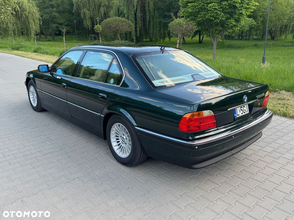 BMW Seria 7 750i - 7