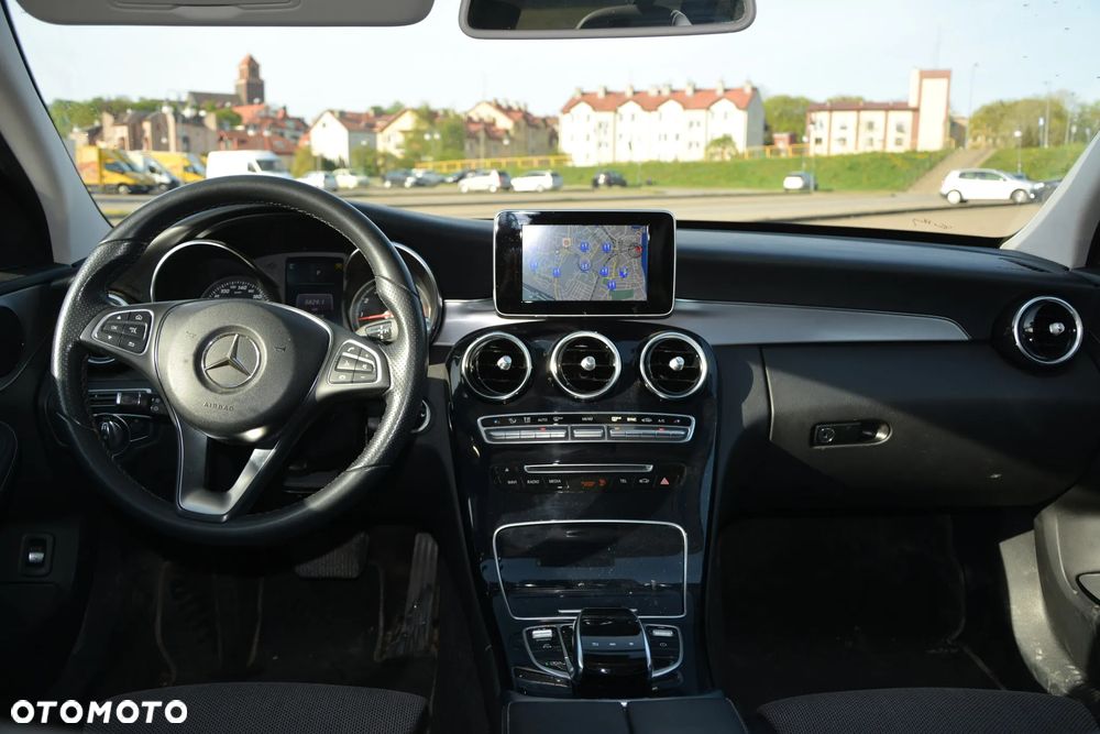 Mercedes-Benz Klasa C 180 9G-TRONIC - 9