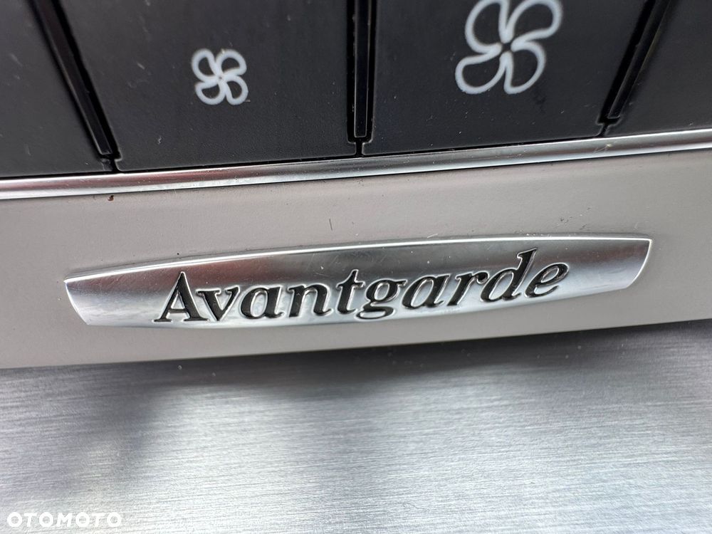 Mercedes-Benz Klasa C 250 7G-TRONIC Avantgarde Edition - 20