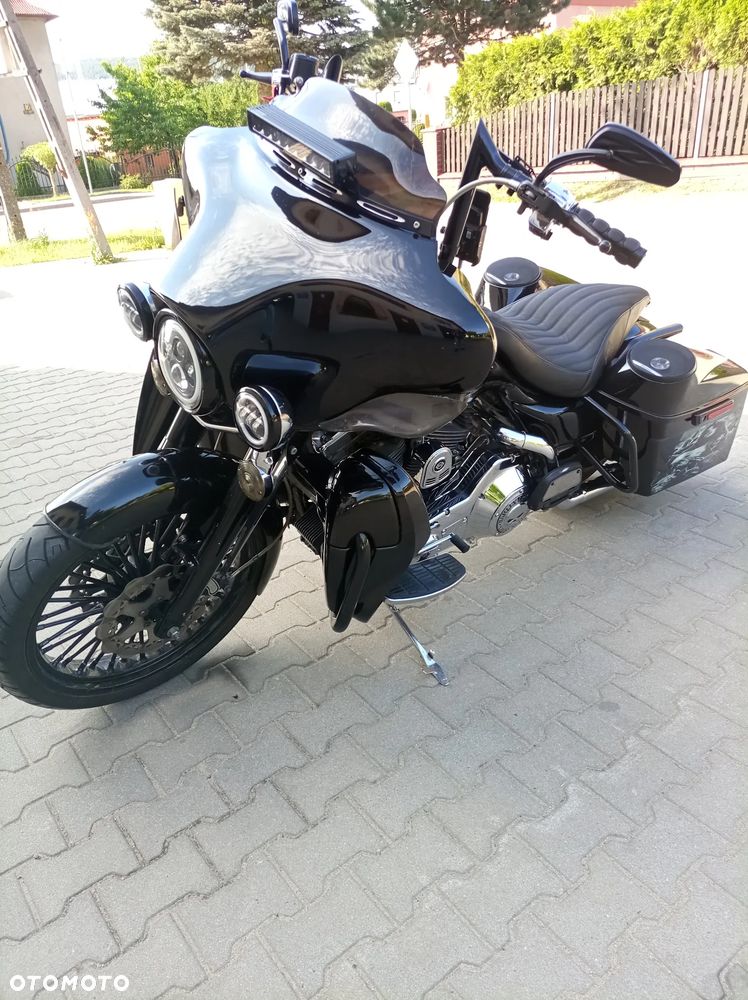 Harley-Davidson FLH Electra Glide - 20