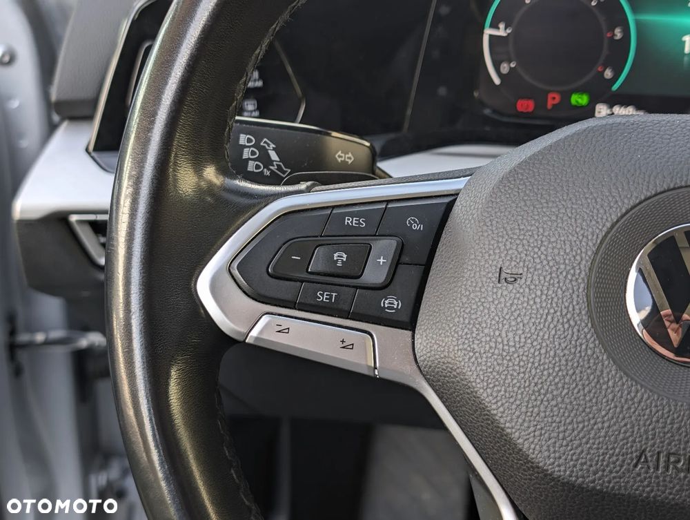 Volkswagen Golf - 26