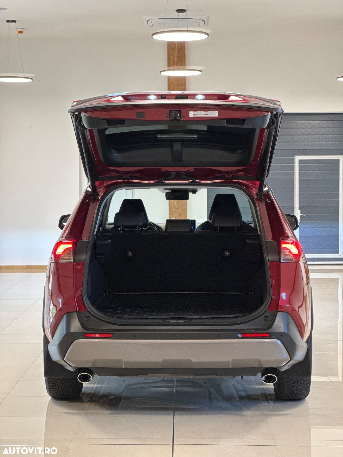 Toyota RAV4 2.5 4x2 Hybrid Team Deutschland - 40