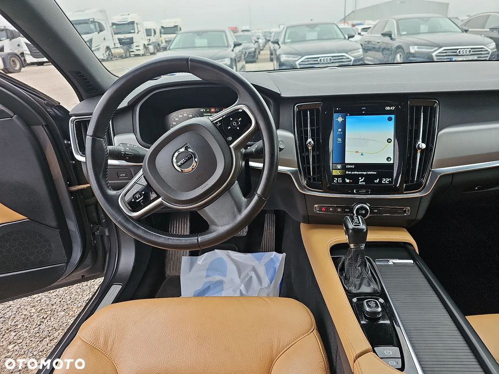 Volvo V90 D4 Momentum - 11