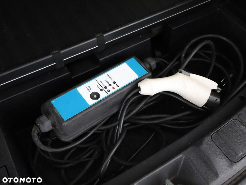 Mitsubishi Outlander - 40