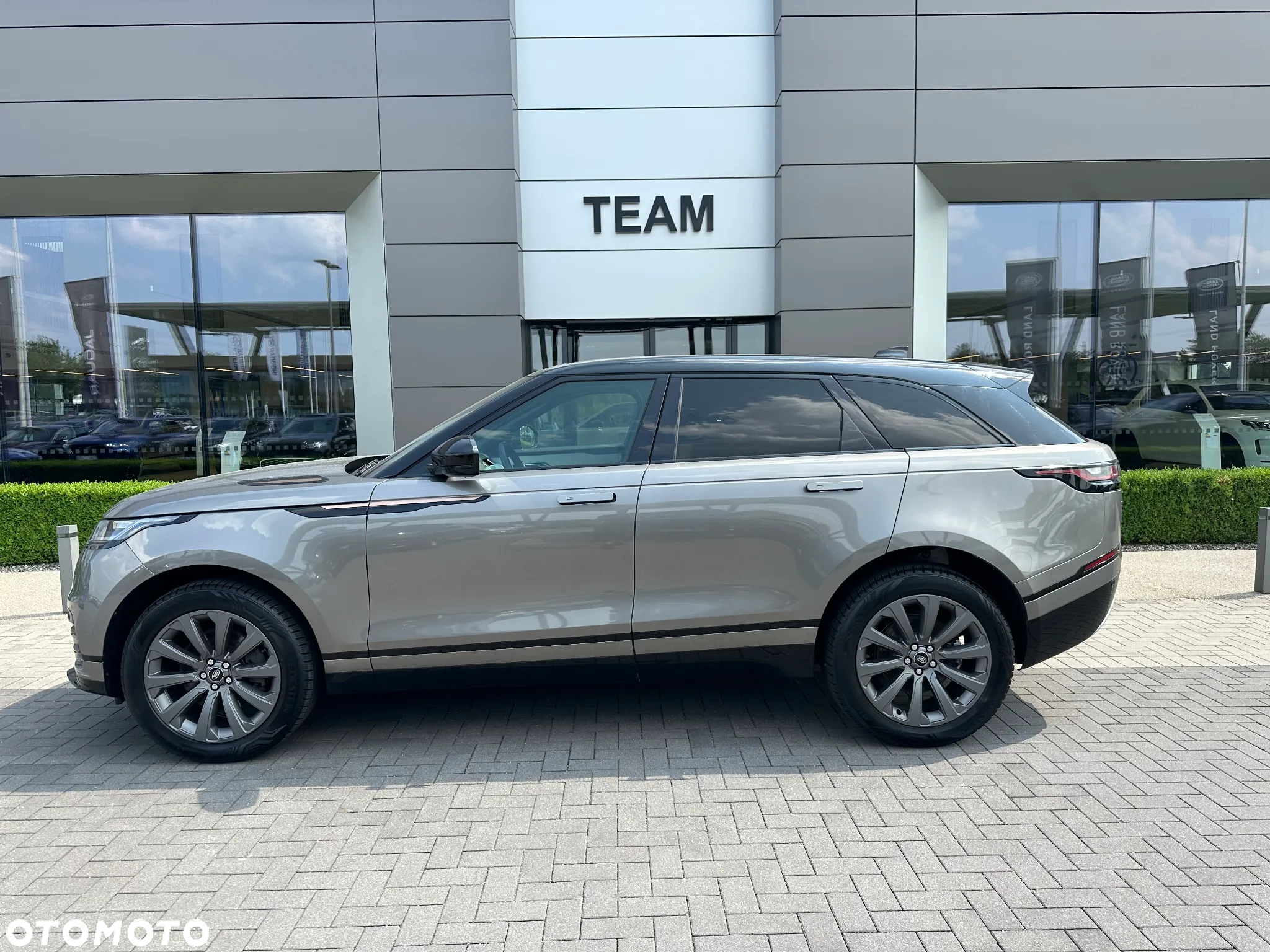 Land Rover Range Rover Velar 2.0 P250 R-Dynamic SE - 6