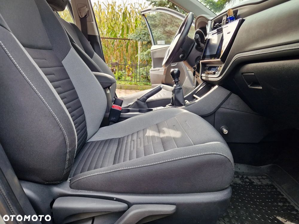Toyota Auris 1.6 Comfort - 26