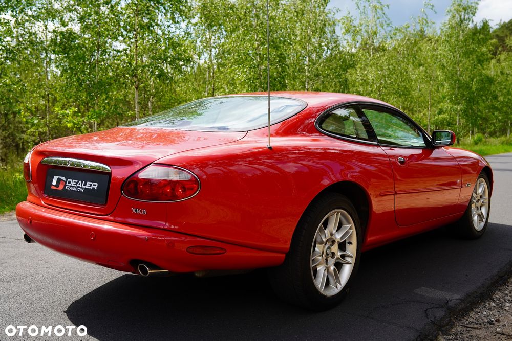 Jaguar XK8 - 11