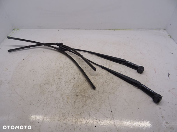 CITROEN C4 PICASSO 06-13 RAMIONA WYCIERACZEK PRZÓD