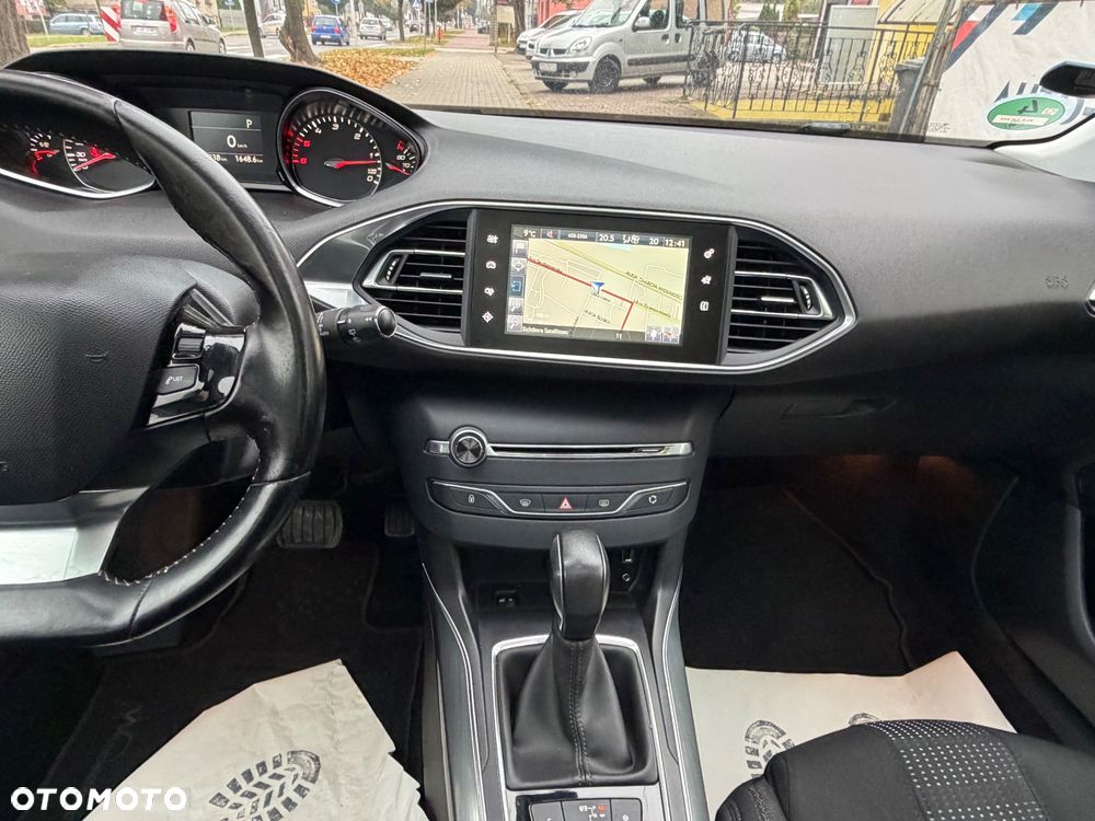Peugeot 308 BlueHDi 150 Automatik Stop & Start Allure - 26