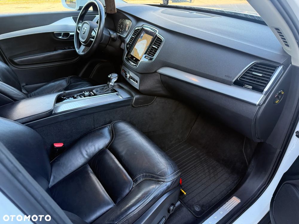 Volvo XC 90 - 20
