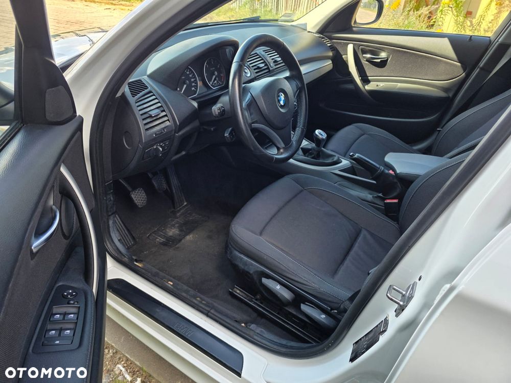 BMW Seria 1 116d Sport Line - 7