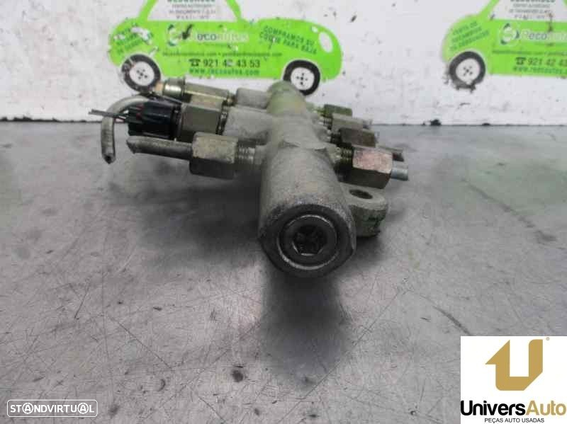 RAMPA INJETORA MAZDA 6 HATCHBACK 2004 - - 2
