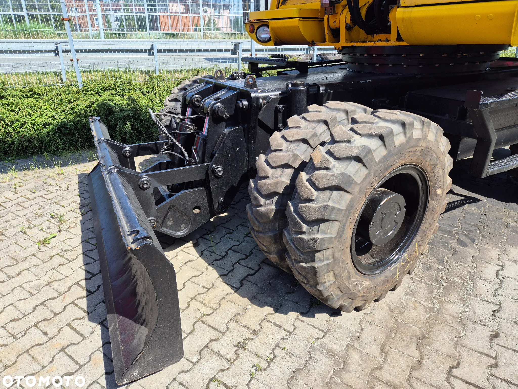 JCB JS175 W / 1 WŁ / W PEŁNI SPRAWNA / KABINA / ODNOWIONA / SERWISOWANA / 4X4 / SILNIK ISUZU / 2 ŁYZKI W ZESTAWIE! - 36