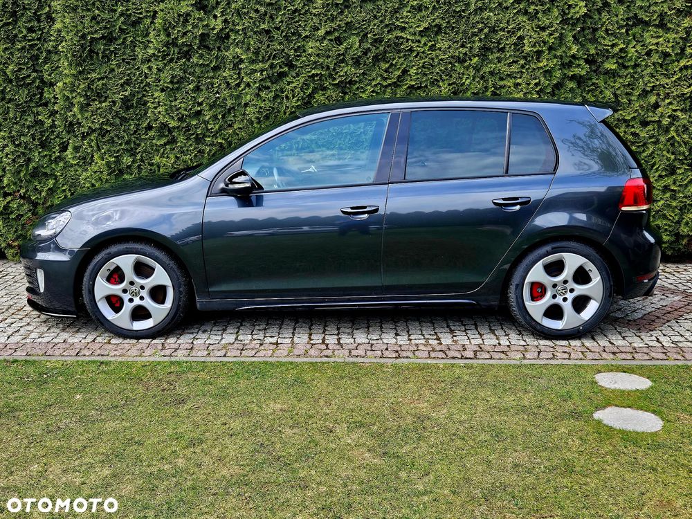 Volkswagen Golf 2.0 TSI GTI - 2