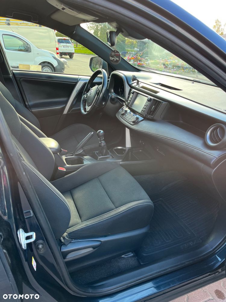 Toyota RAV4 2.0 D-4D Active 4x2 - 6