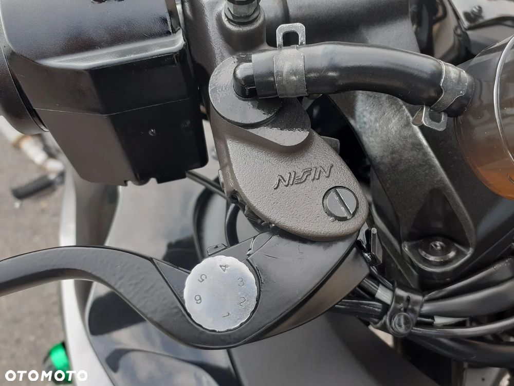 Kawasaki Ninja 1000 SX - 29