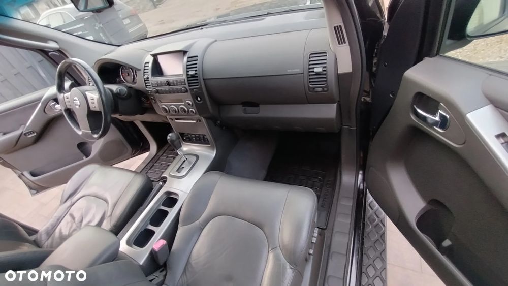 Nissan Pathfinder 2.5 dCi Premium - 20