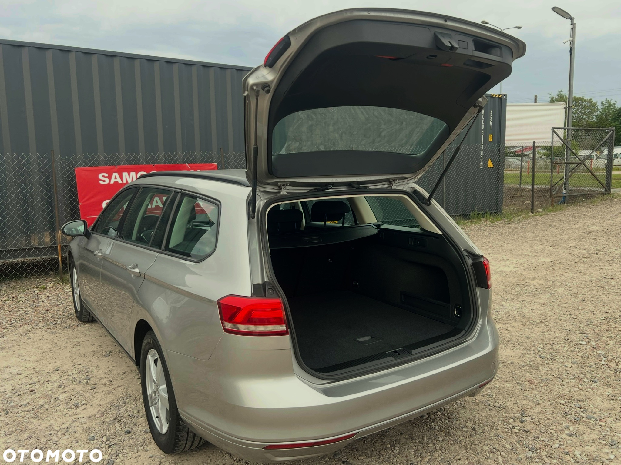 Volkswagen Passat - 37