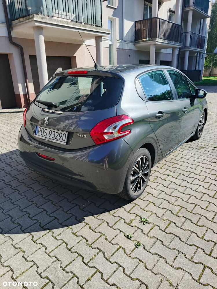 Peugeot 208 - 12