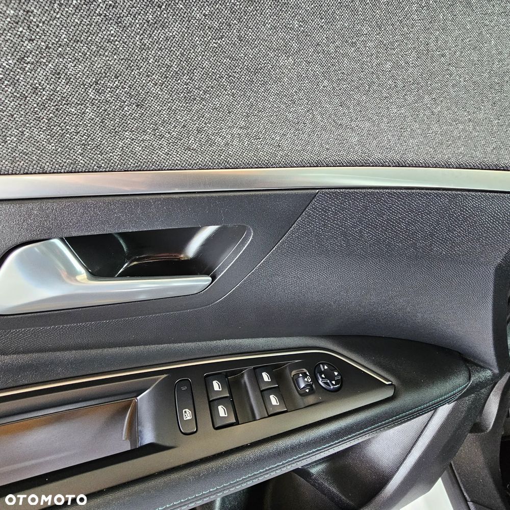 Peugeot 3008 1.6 PureTech GT S&S EAT8 - 16