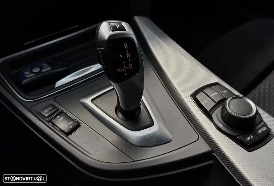 BMW 318 d Auto Pack M - 27