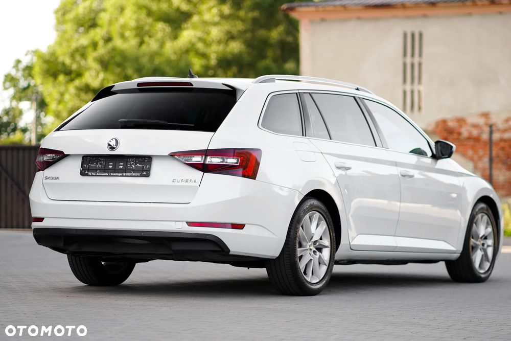 Skoda Superb 2.0 TDI Sportline DSG - 13