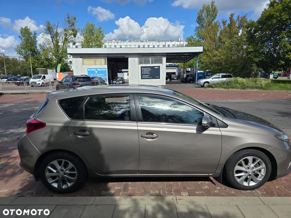 Toyota Auris 1.6 Premium MS - 5