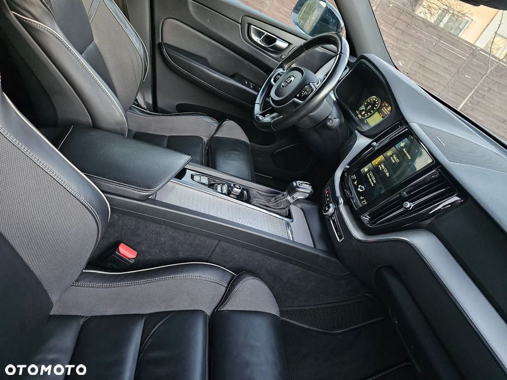 Volvo XC 60 D4 R-Design - 11