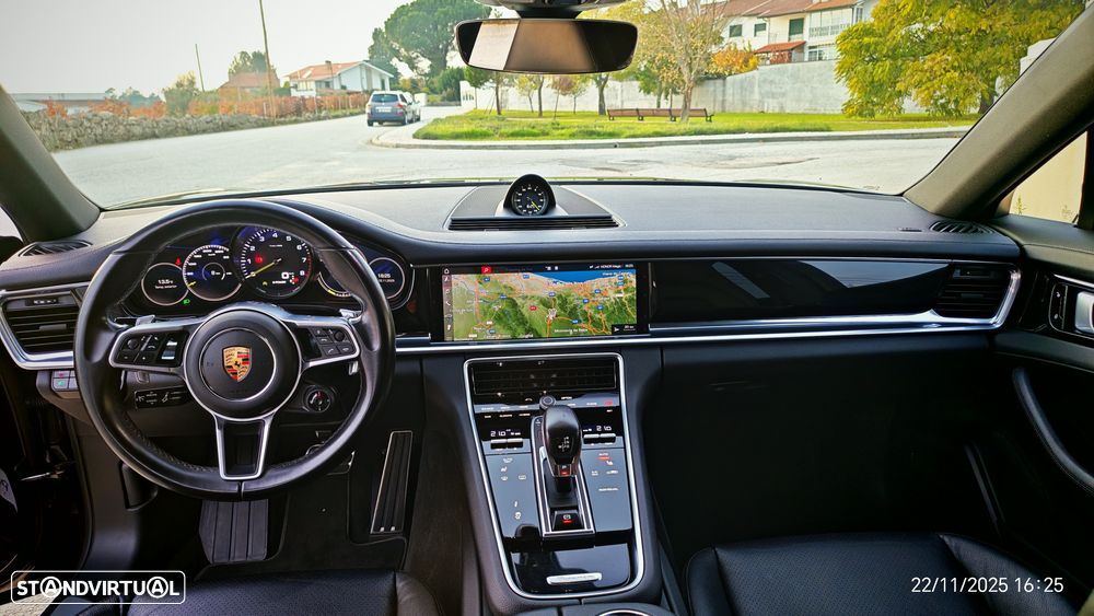 Porsche Panamera 4 E-Hybrid - 11