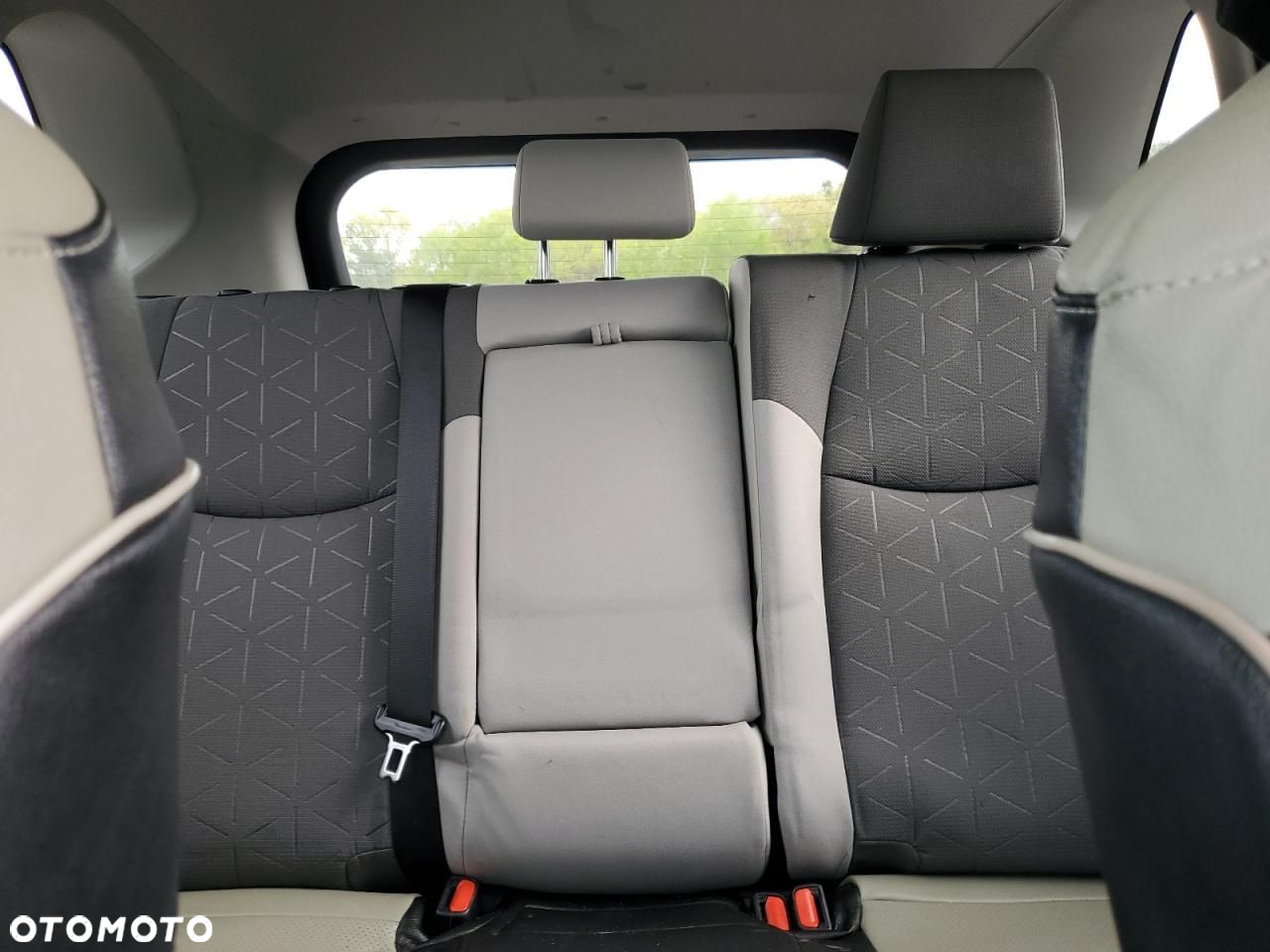 Toyota RAV4 - 9