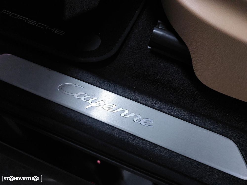 Porsche Cayenne Coupé E-Hybrid - 22