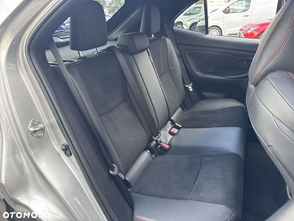 Toyota Yaris Cross Hybrid 1.5 GR Sport - 22