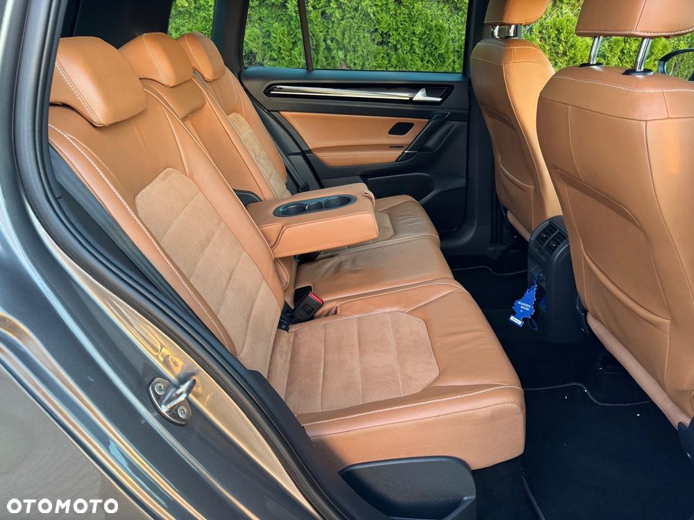 Volkswagen Golf Sportsvan - 21