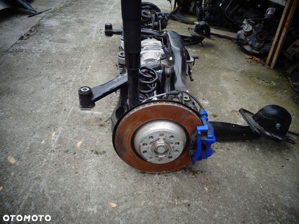 Wozek sanki tyl Volkswagen GOLF R VIII 8 2.0 TSI - 3
