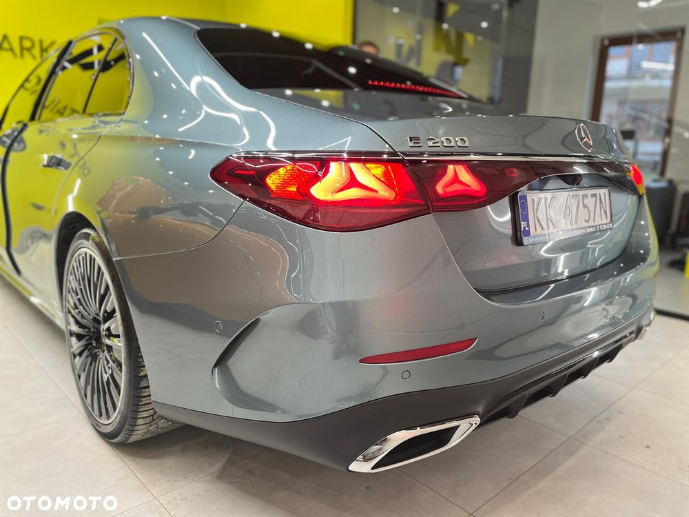 Mercedes-Benz Klasa E 200 mHEV 4-Matic AMG 9G-Tronic - 20