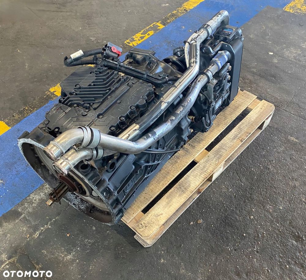 KOMPLETNA SKRZYNIA BIEGÓW ZF TRAXON Z RETARDEREM 1372 041 010 12TX2011 - 2