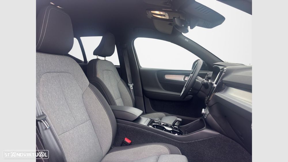 Volvo XC 40 2.0 B3 Black Edition - 14