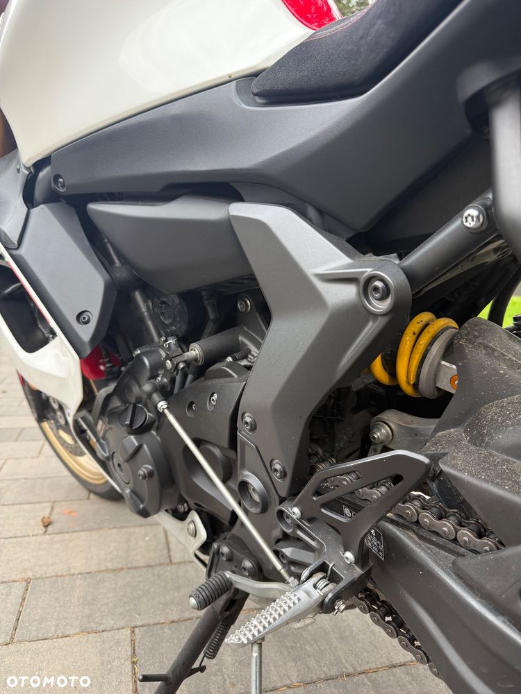 Yamaha R7 - 8